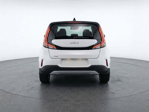 Used 2025 Kia Soul LX w/ LX Technology Package image 7