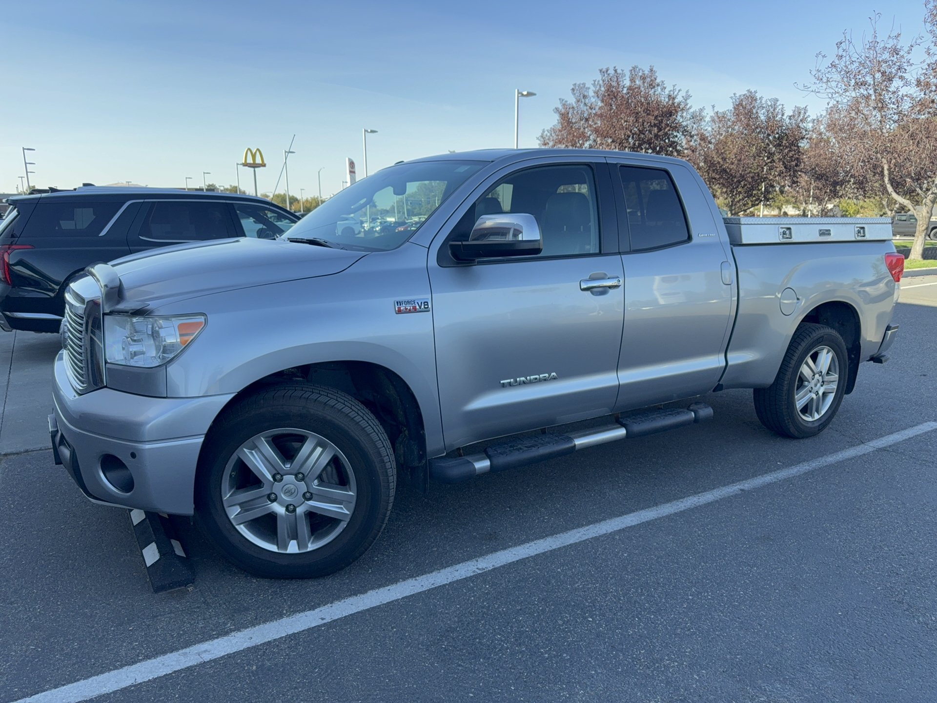 Used 2010 Toyota Tundra Limited AWD/4WD image 7