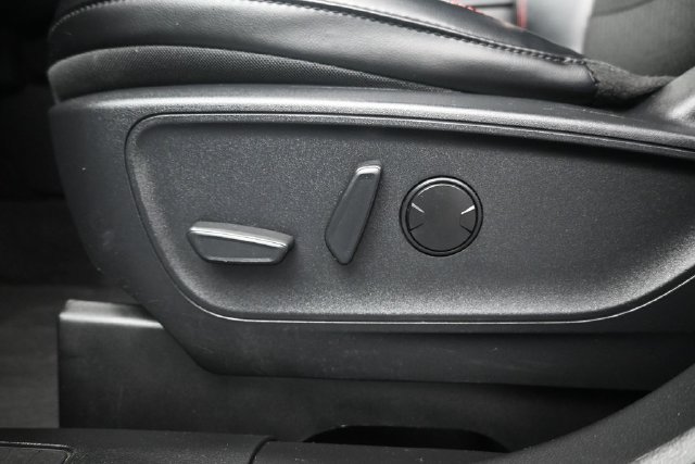 Used 2025 Ford Escape ST-Line AWD/4WD image 21