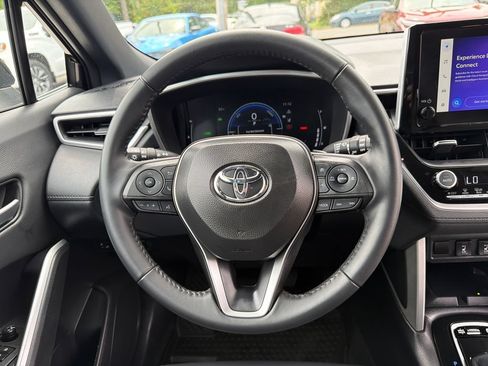 Used 2024 Toyota Corolla Cross AWD Hybrid image 12