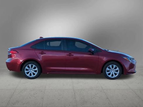 Used 2022 Toyota Corolla LE image 7