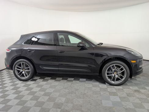 Used 2026 Porsche Macan AWD/4WD image 9