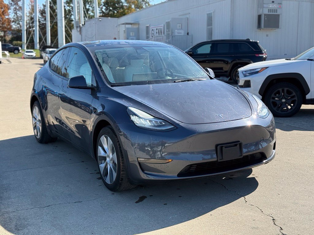 Used 2022 Tesla Model Y Long Range AWD/4WD image 4
