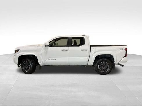 Used 2024 Toyota Tacoma TRD Sport w/ TRD Sport Upgrade Package AWD/4WD image 4