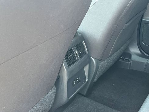 Used 2025 Nissan Rogue SV FWD image 24