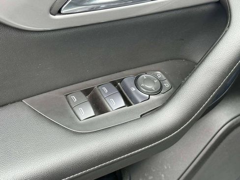 Used 2025 Chevrolet Blazer LT AWD/4WD image 17
