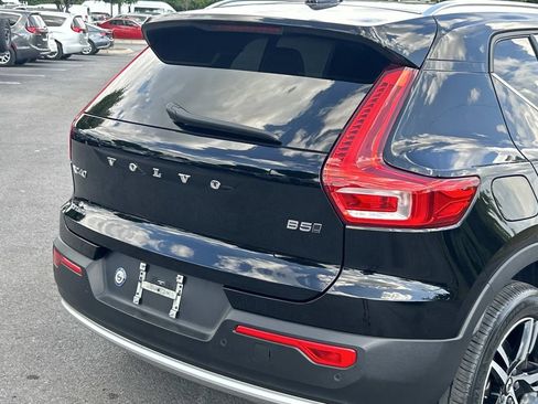 Used 2023 Volvo XC40 B5 Plus AWD/4WD image 14