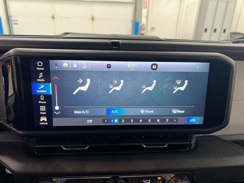 Used 2025 Jeep Wrangler Unlimited Sport AWD/4WD image 16