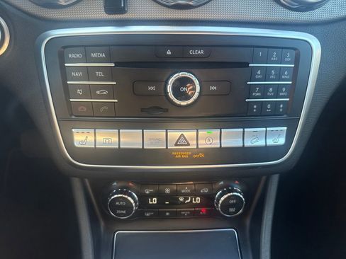 Used 2019 Mercedes-Benz GLA 250 4MATIC image 19