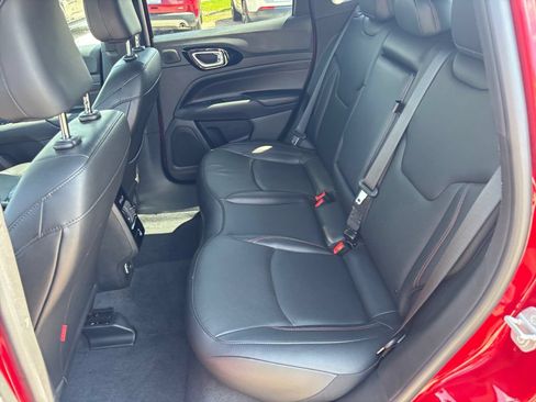 Used 2025 Jeep Compass Trailhawk w/ Trailhawk Elite Group AWD/4WD image 22