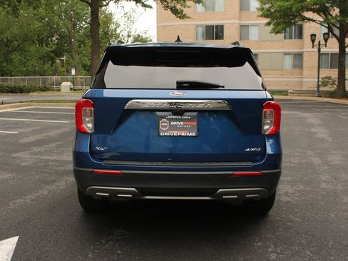 Used 2021 Ford Explorer XLT w/ Equipment Group 202A AWD/4WD image 8