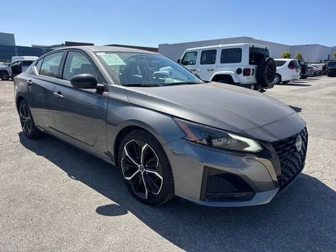 Used 2024 Nissan Altima 2.5 SR FWD image 3