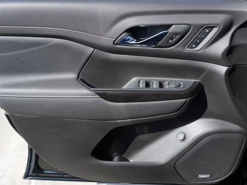 Used 2022 GMC Acadia AT4 w/ Technology Package image 22