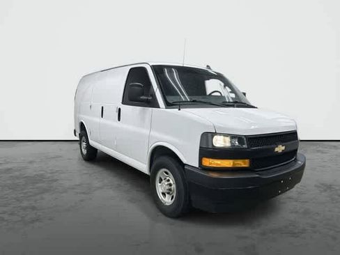 Used 2019 Chevrolet Express 2500 w/ Driver Convenience Package RWD image 6