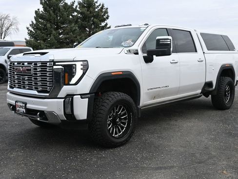 Used 2024 GMC Sierra 2500 Denali w/ Denali Reserve Package AWD/4WD image 14