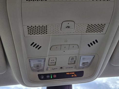 Used 2024 Cadillac XT6 Premium Luxury w/ Technology Package image 32