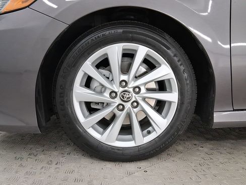 Used 2021 Toyota Camry LE image 11