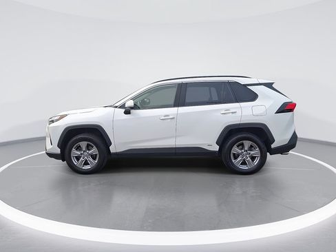 Used 2022 Toyota RAV4 XLE w/ Convenience Package AWD/4WD image 6