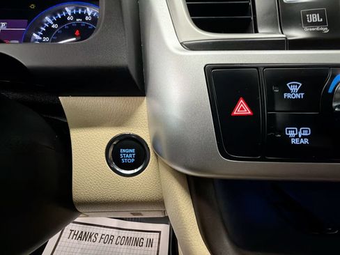 Used 2017 Toyota Highlander Limited FWD image 17