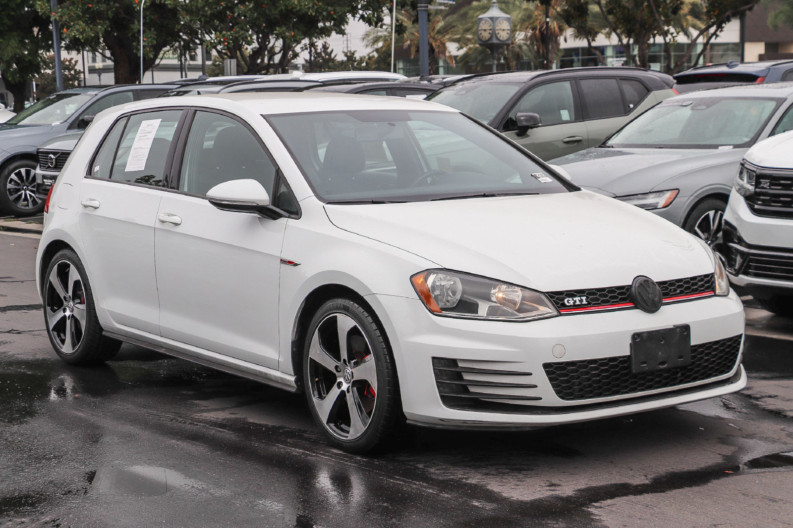 Used 2016 Volkswagen GTI S FWD image 3