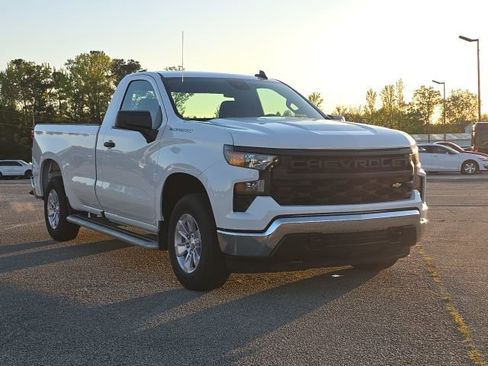 Used 2025 Chevrolet Silverado 1500 W/T image 7