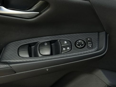 Used 2024 Nissan Sentra SV FWD image 23