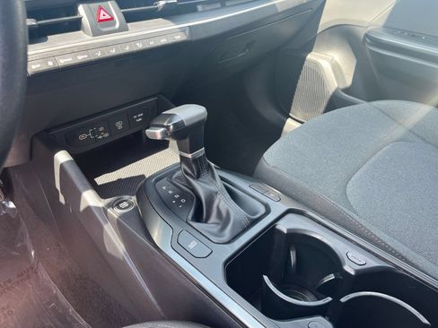 Used 2025 Kia K4 FWD image 40