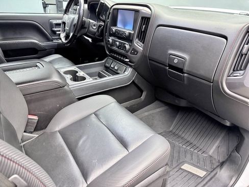 Used 2019 GMC Sierra 2500 SLT w/ All Terrain HD Package AWD/4WD image 11