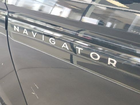 New 2026 Lincoln Navigator L Black Label AWD/4WD image 7