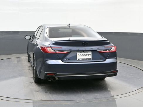 Used 2026 Toyota Camry Hybrid image 8