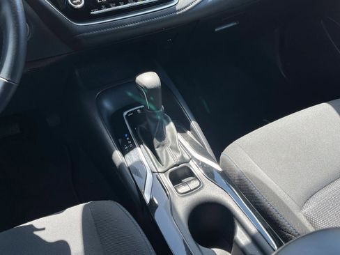 Used 2022 Toyota Corolla SE w/ SE Premium Package image 18