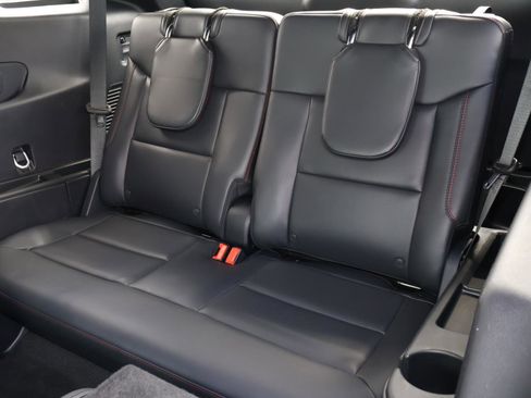 Used 2025 Ford Explorer ST-Line image 23