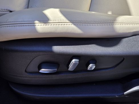 Used 2017 Cadillac XT5 Luxury w/ Driver Awareness Package image 14