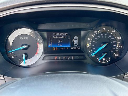 Used 2017 Ford Fusion SE FWD image 12
