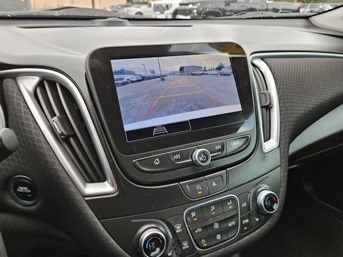 Used 2023 Chevrolet Malibu LT FWD image 32