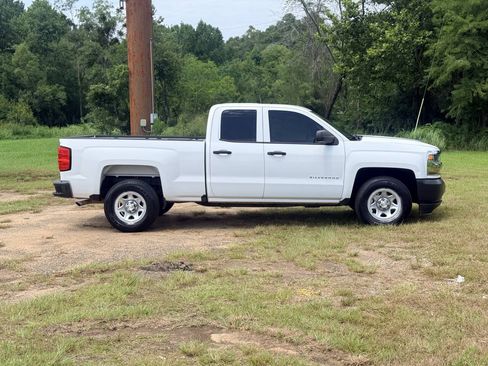 Used 2017 Chevrolet Silverado 1500 W/T w/ Trailering Package RWD image 6