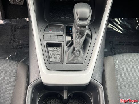 Certified 2025 Toyota RAV4 XLE FWD image 31