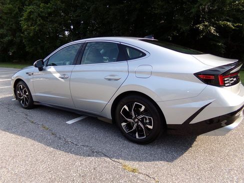 Used 2025 Hyundai Sonata SEL AWD/4WD image 9
