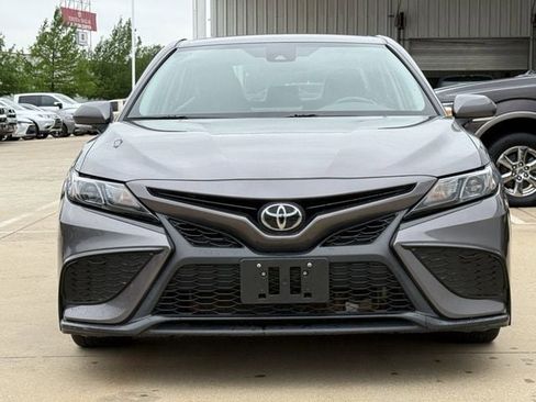 Used 2023 Toyota Camry SE image 7