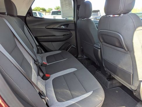 Used 2025 Chevrolet TrailBlazer LT image 30