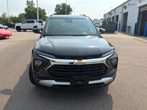 Used 2025 Chevrolet TrailBlazer LT AWD/4WD image 8