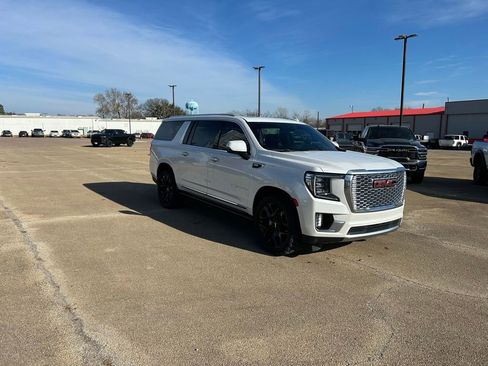 Used 2023 GMC Yukon XL Denali image 7