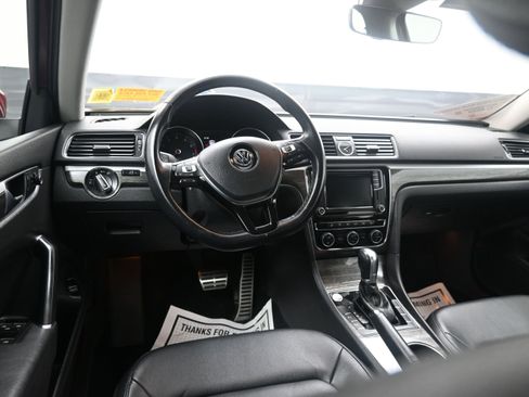 Used 2017 Volkswagen Passat 1.8T SEL Premium FWD image 14