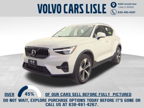Certified 2025 Volvo XC40 B5 Plus image 1