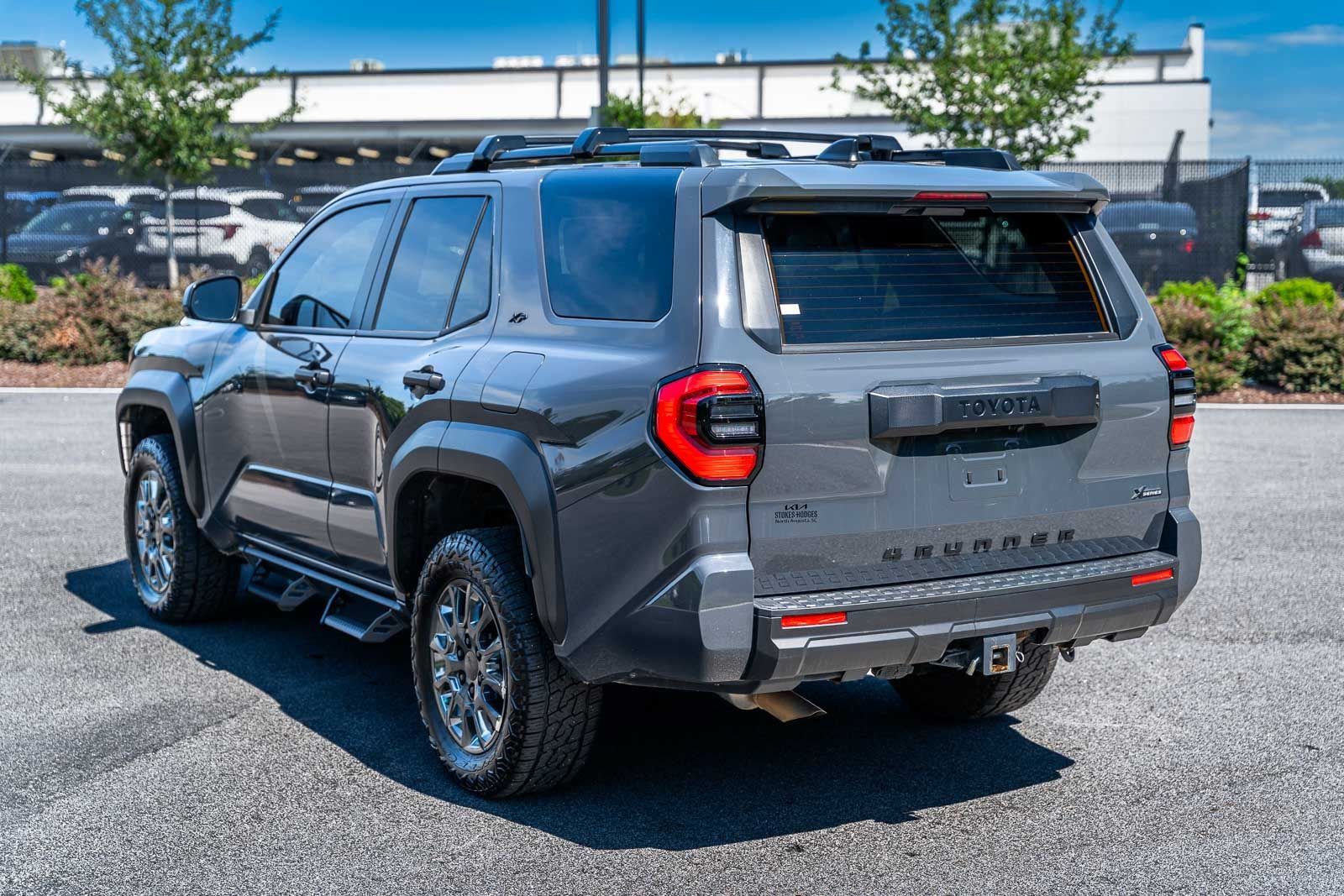 Used 2025 Toyota 4Runner SR5 AWD/4WD image 5