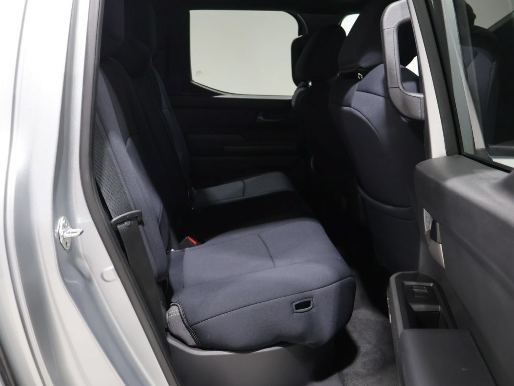 Used 2025 Toyota Tacoma TRD Off-Road AWD/4WD image 21