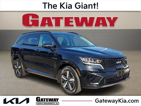 Certified 2022 Kia Sorento S w/ Panoramic Sunroof Package FWD image 1