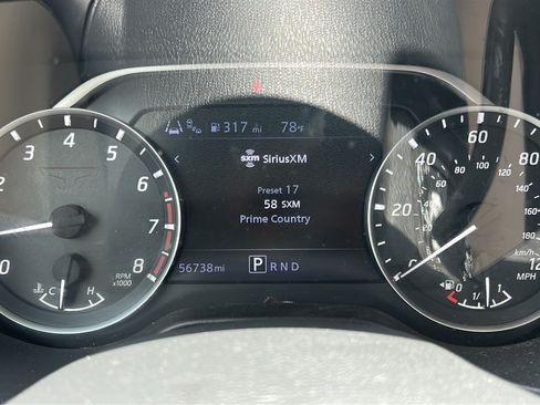 Used 2023 Nissan Titan SV w/ SV Convenience Package RWD image 27