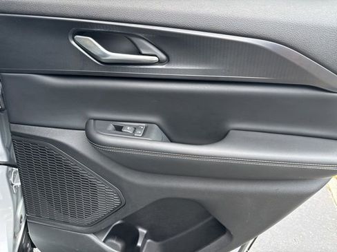 Used 2024 Jeep Grand Cherokee Altitude image 25