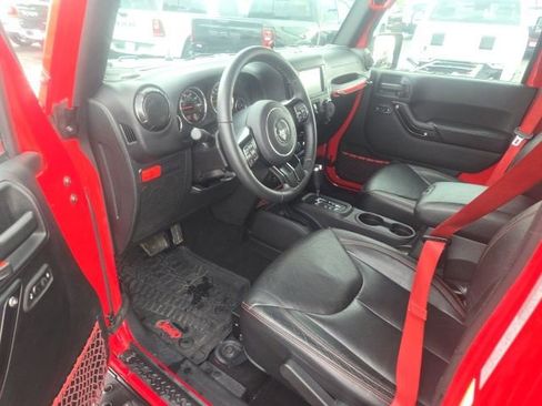 Used 2017 Jeep Wrangler Unlimited Rubicon AWD/4WD image 28